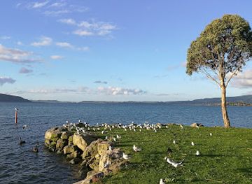 new-zealand/west-coast/landmark/sulphur-point