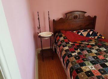 illinois/river-bend/landmark/river-grove-historical-house-barn