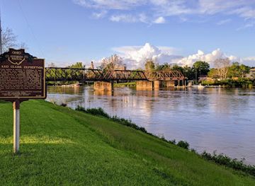 west-virginia/mid-ohio-valley/landmark/fort-harmar-monument