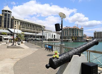 mauritius/port-louis/landmark/sbm-fountain