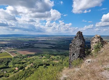 hungary/lake-balaton/landmark/csobanc-castle