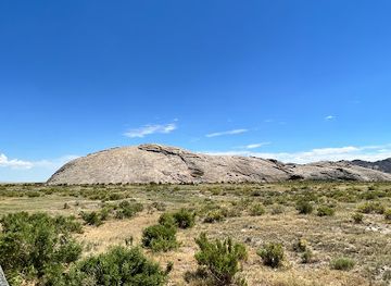 wyoming/black-hills/landmark/independence-rock-state-historic-site