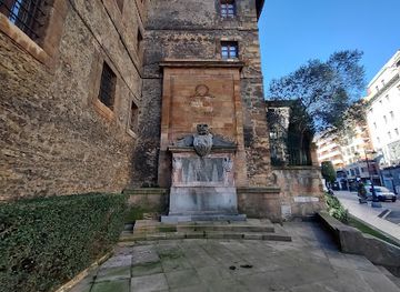 spain/oviedo/landmark/monumento-a-jovellanos