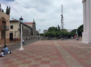 nicaragua/leon-volcano-boarding/landmark/cathedral-basilica-of-the-assumption-of-the-blessed-virgin-mary