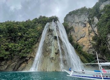 philippines/bicol-region/landmark/catandayagan-falls