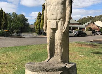 australia/adelaide/landmark/aboriginal-statue-marker
