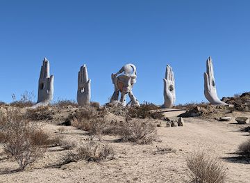 california/joshua-tree-national-park/landmark/transmission-sculpture-by-daniel-popper