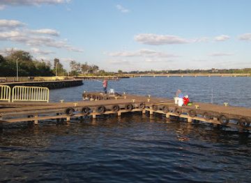 brazil/brasilia/landmark/orla-do-deck-sul