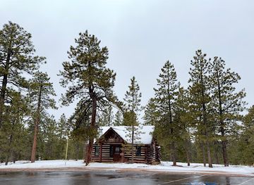 utah/bryce-canyon-national-park/landmark/old-administration-building-bryce-canyon-national-park