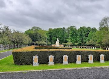 belgium/namur/landmark/cimetiere-miltaire-belge-14-18