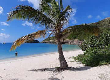 antigua-and-barbuda/darkwood-beach/landmark/deep-bay-beach