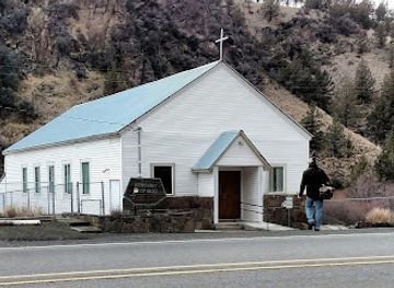 oregon/crook-county/landmark/spoke-n-hostel-praise-assembly