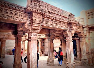 india/ahmedabad/landmark/adalaj-stepwell