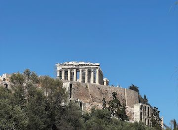 greece/athens/plaka/landmark/hop-on-riveria-bus-station