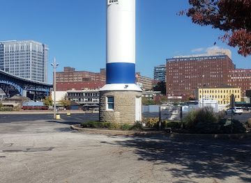 ohio/lake-erie-islands/landmark/cleveland-harbor-west-pierhead-lighthouse