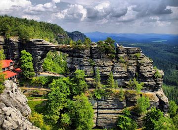 czechia/eagle-mountains/landmark/pravcicka-archway