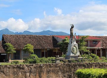 nicaragua/granada-plains/landmark/xalteva-park