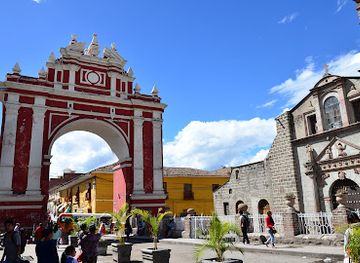 peru/ayacucho/landmark/arco-del-triunfo