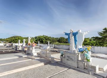 puerto-rico/bayamon/landmark/cementerio-los-cipreses