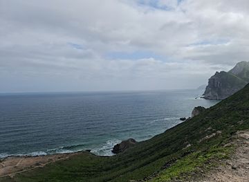 oman/dhofar-region/landmark/mughsail-beach