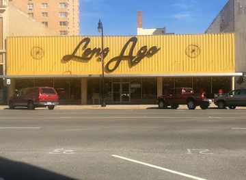 kansas/hutchinson/landmark/long-ago-antique-mall