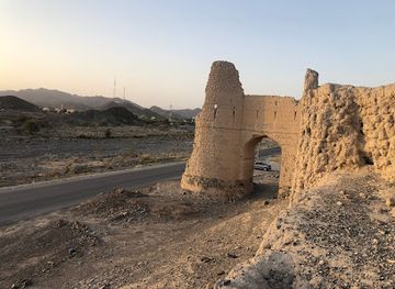 oman/bahla/landmark/al-aqed-tower-bahla-wall