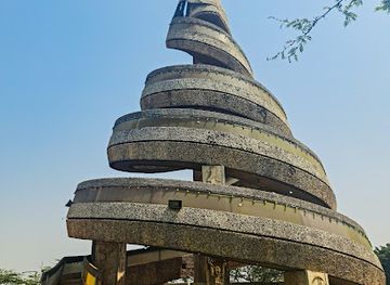 cameroon/kalamaloue-national-park/landmark/cameroon-reunification-monument