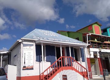 dominica/roseau/landmark/petit-paris-restaurant-bar