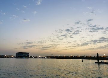bahrain/amwaj-islands/landmark/floating-city-lagoon