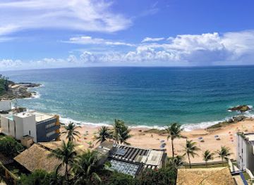 brazil/salvador/rio-vermelho/landmark/praia-do-buracao