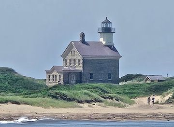 rhode-island/block-island/landmark/south-east-lighthouse