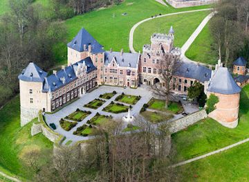 belgium/hainaut-hills/landmark/gaasbeek-castle