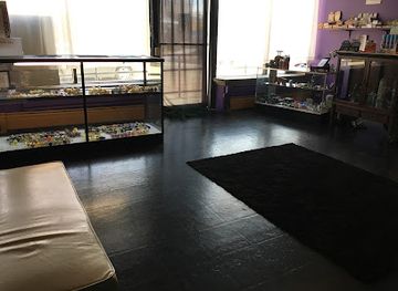 north-dakota/devils-lake/landmark/happy-hippie-shoppe