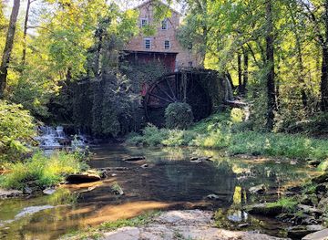 tennessee/northern-middle-tennessee/landmark/falls-mill-and-museum