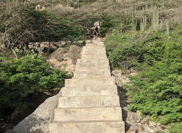 aruba/natural-pool/landmark/hooiberg-hiking-trail