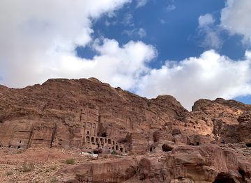 jordan/petra/landmark/royal-tombs