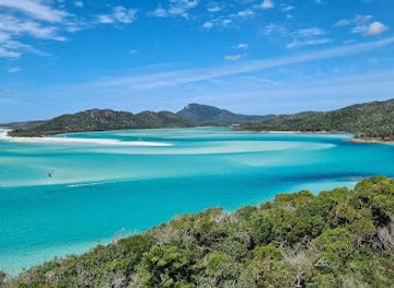 australia/whitsunday-islands/landmark/hill-inlet-lookout