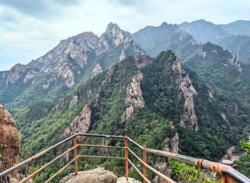 south-korea/seoraksan-national-park/landmark/geumganggul-grotto