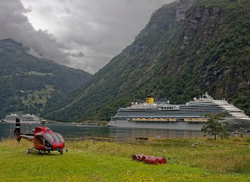 norway/geirangerfjord/landmark/geiranger-helipad