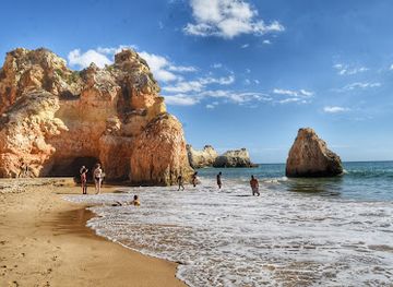 portugal/portimao/landmark/praia-dos-tres-irmaos