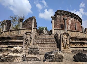 sri-lanka/polonnaruwa-district/landmark/dalada-maluva-polonnaruwa