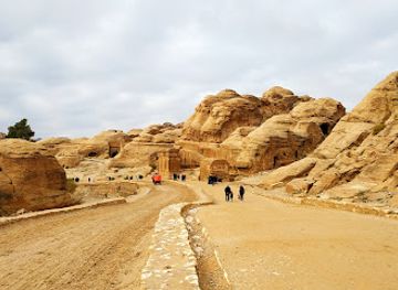 jordan/eastern-highlands/landmark/djinn-blocks