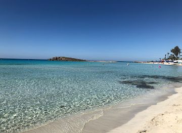 cyprus/makronissos-beach/landmark/nissi-beach