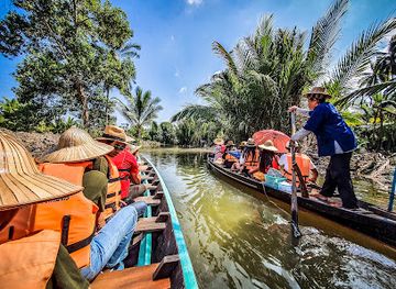 thailand/surat-thani/landmark/pracha-rat-floating-market-bang-bai-mai