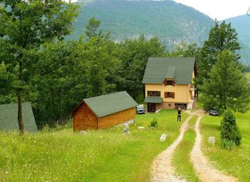 montenegro/tara-river-valley/landmark/guest-house-tara-canyon