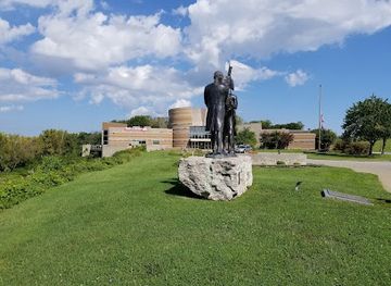 indiana/central-indiana/landmark/falls-of-the-ohio-state-park