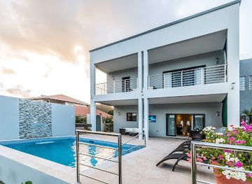 saint-lucia/rodney-bay/landmark/water-s-edge-villas-by-bay-gardens-resorts