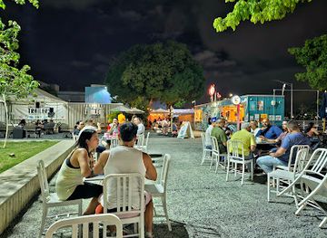 puerto-rico/bayamon/landmark/los-trailers-pop-up-market-food