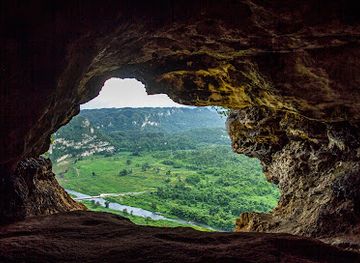 puerto-rico/yunque-national-forest/landmark/cueva-ventana