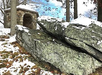 connecticut/windham-county/landmark/state-stones-pavilion